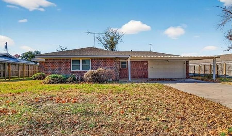 241 NE Myers Ave, Bartlesville, OK 74006 - 2 Beds, 2 Bath
