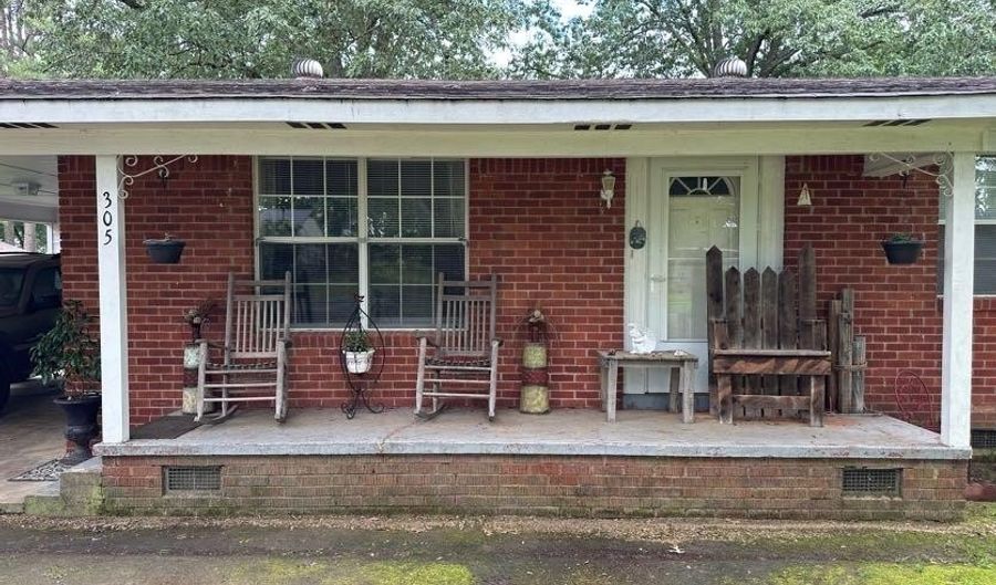 305 N Main St, Bald Knob, AR 72010 - 2 Beds, 1 Bath