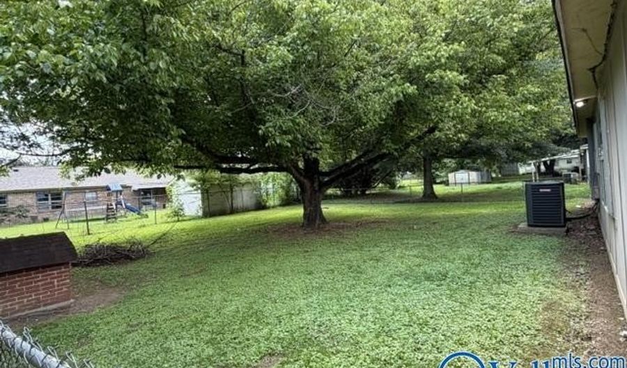 1114 Terry Cir, Albertville, AL 35951 - 3 Beds, 2 Bath
