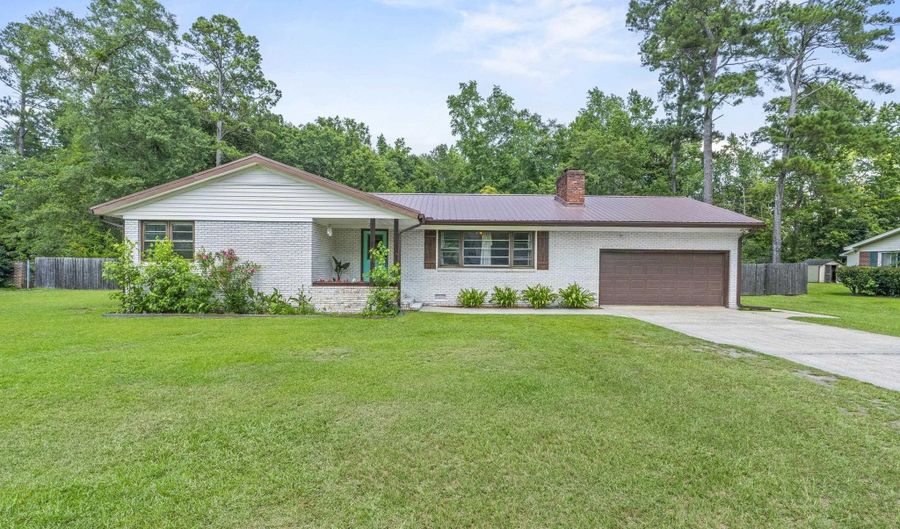 226 Mitchell St, Batesburg, SC 29006 - 3 Beds, 2 Bath