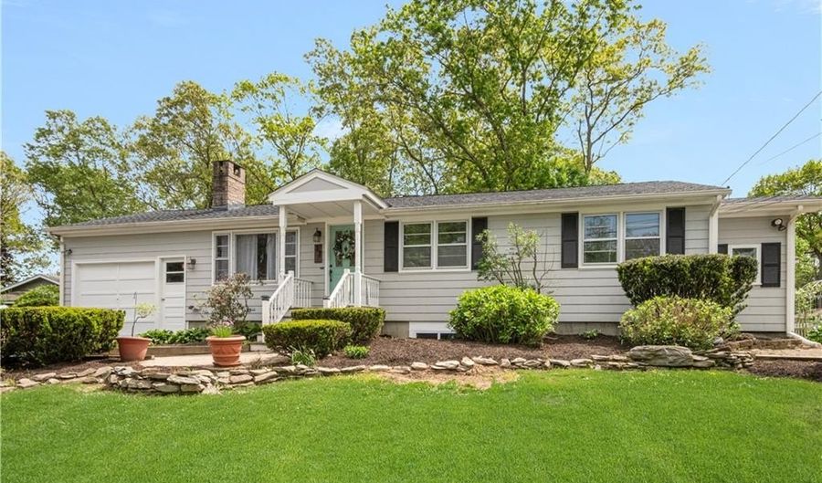 37 Charles St, Barrington, RI 02806 - 4 Beds, 2 Bath