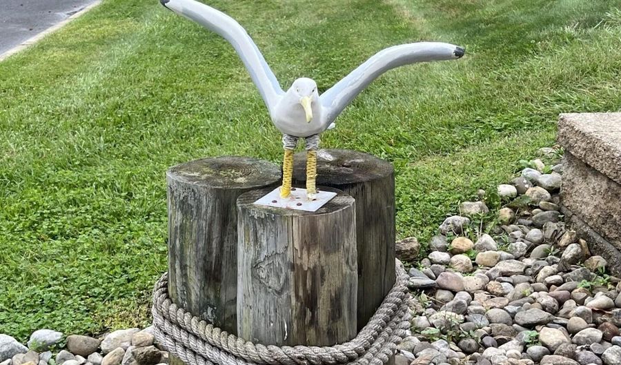 7 Harbor View Dr, Atlantic Highlands, NJ 07716 - 4 Beds, 2 Bath