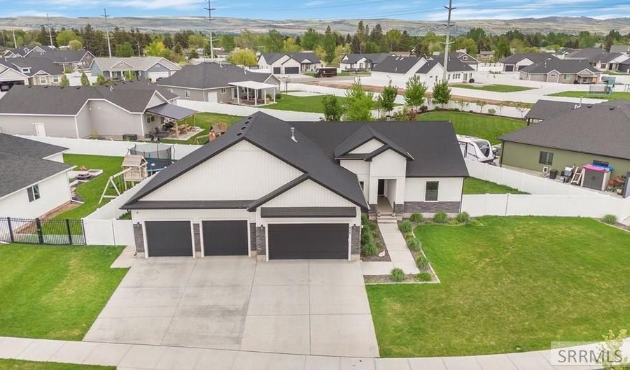 928 N Greenwillow Ln, Ammon, ID 83401 - 6 Beds, 3 Bath