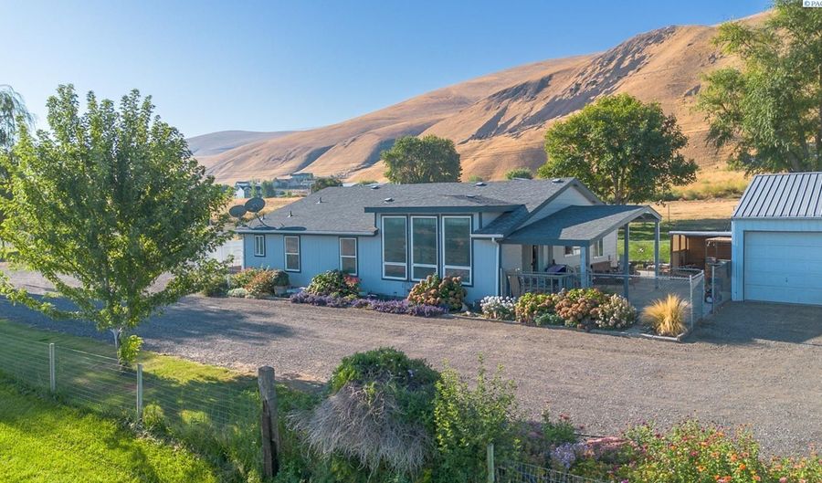 14204 W Yakitat Pl, Benton City, WA 99320 - 3 Beds, 2 Bath