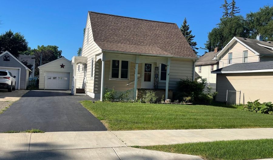 415 10th Ave SW, Austin, MN 55912 - 3 Beds, 2 Bath