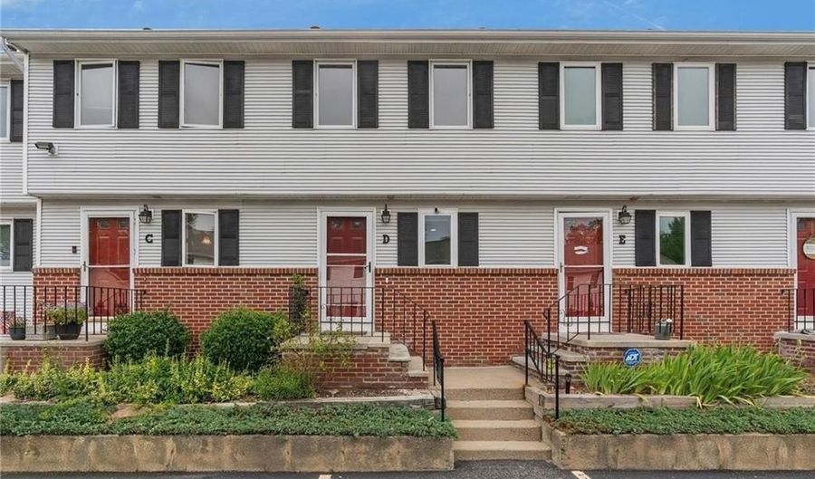 41 Dale Ave D, Johnston, RI 02919 - 2 Beds, 2 Bath