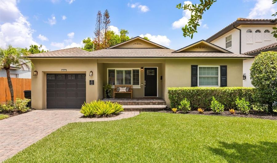 21 E YALE St, Orlando, FL 32804 - 3 Beds, 2 Bath