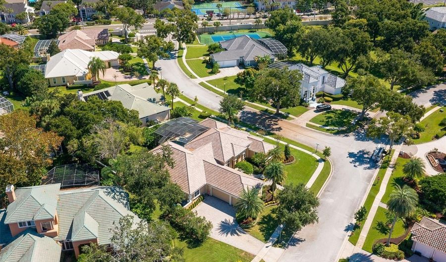 522 SPRING CLUB Dr, Altamonte Springs, FL 32714 - 5 Beds, 4 Bath