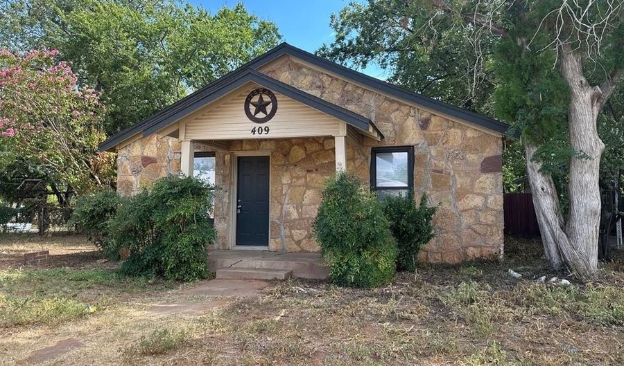 409 Miller St, Abilene, TX 79605 - 2 Beds, 1 Bath