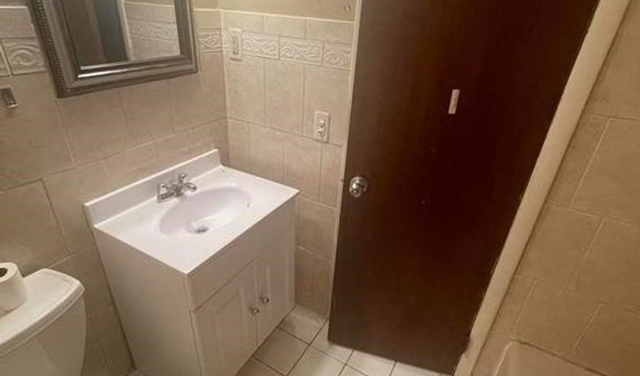 154 HUMPHREY Ave Apt #2, Bayonne, NJ 07002 - 3 Beds, 1 Bath