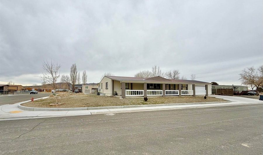 103 McCoy Ln, Battle Mountain, NV 89820 - 3 Beds, 2 Bath
