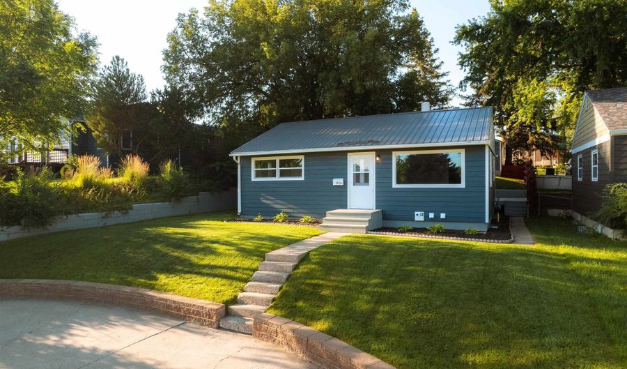 1106 Omaha St, Belle Fourche, SD 57717 - 4 Beds, 2 Bath
