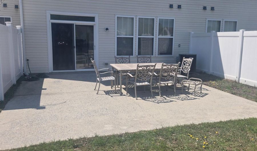 303 SCHOONER Ln 102, Berlin, MD 21811 - 3 Beds, 3 Bath