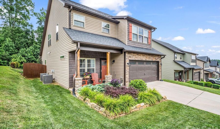 8 Mallard Run Dr, Arden, NC 28704 - 4 Beds, 3 Bath