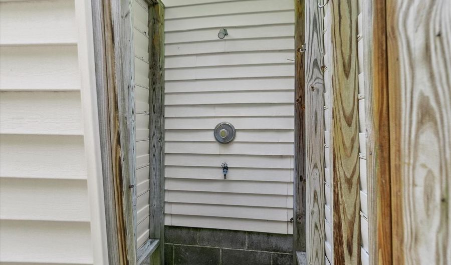 530 CANDLELIGHT Ln, Bethany Beach, DE 19930 - 3 Beds, 2 Bath