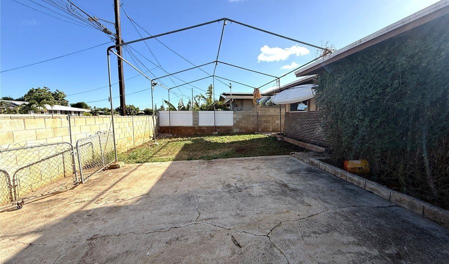 91-546 Onelua St, Ewa Beach, HI 96706 - 8 Beds, 4 Bath