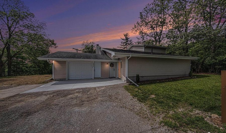 2930 Spielman Rd, Adrian, MI 49221 - 3 Beds, 2 Bath