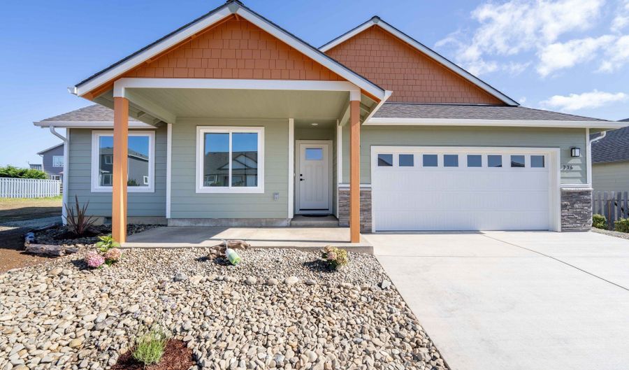 776 SPYGLASS Dr, Bandon, OR 97411 - 3 Beds, 2 Bath