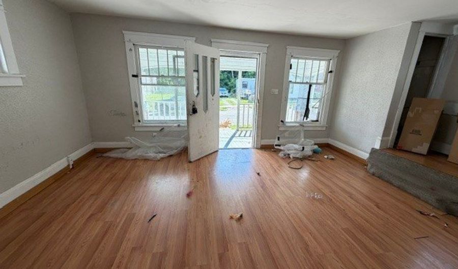 759 Fern St, Akron, OH 44307 - 4 Beds, 1 Bath