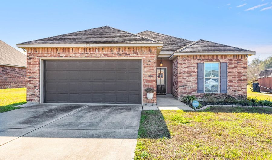 8951 Rue Blanc, Abbeville, LA 70510 - 3 Beds, 2 Bath