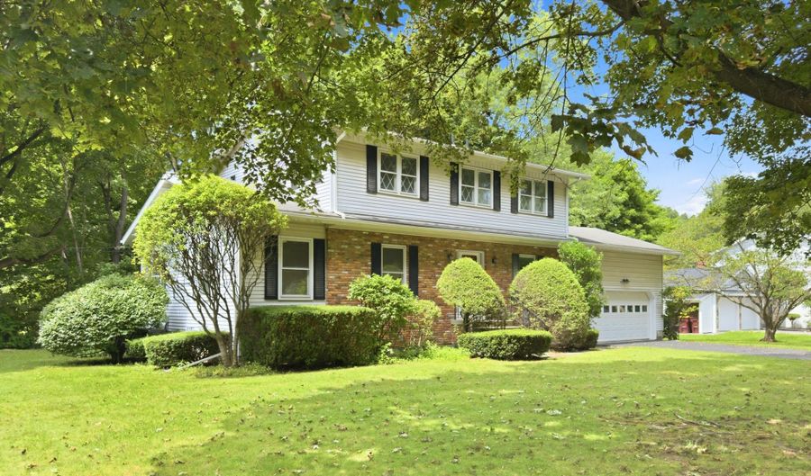 4 Laurel Dr, Albany, NY 12211 - 4 Beds, 3 Bath