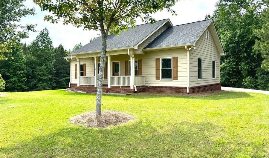 42 Powell Rd NW, Adairsville, GA 30103 - 3 Beds, 2 Bath