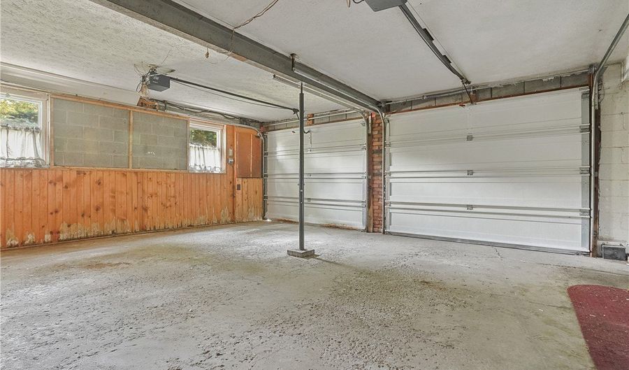 240 S Park Dr, Aurora, OH 44202 - 3 Beds, 3 Bath