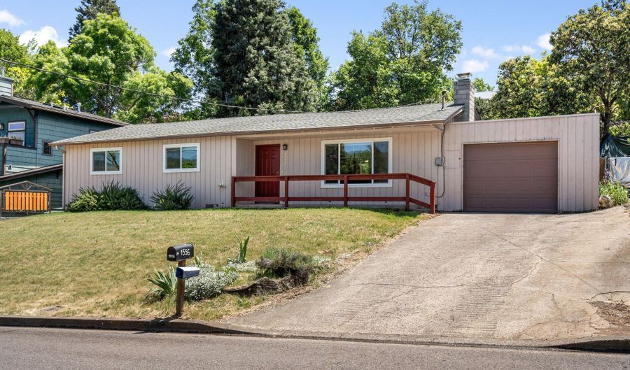 1556 Windsor St, Ashland, OR 97520 - 4 Beds, 2 Bath