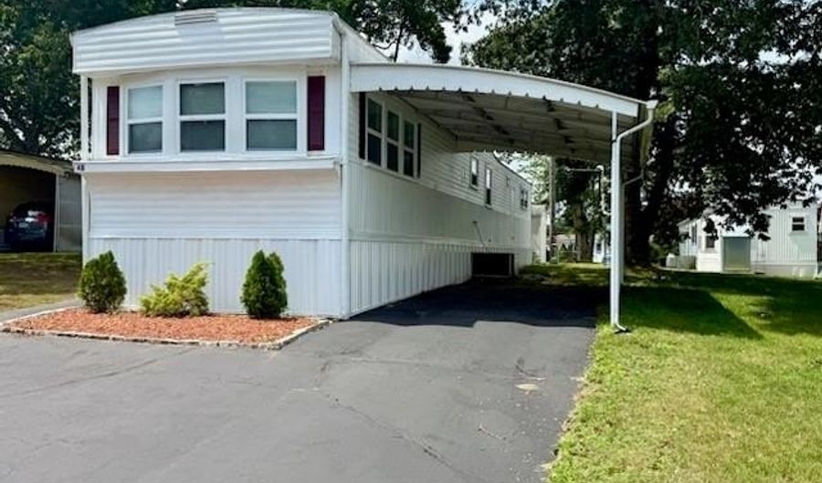 4 Lane B Ln, Coventry, RI 02816 - 2 Beds, 1 Bath