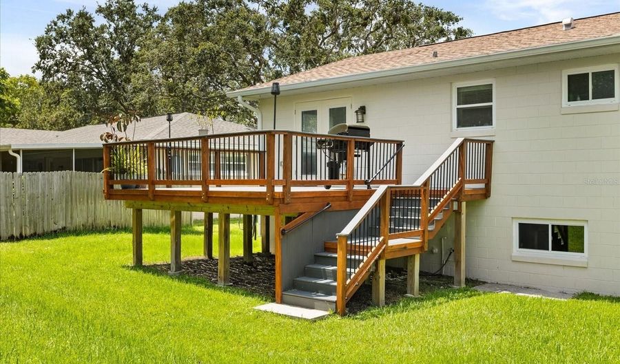 627 RIVERVIEW Ave, Altamonte Springs, FL 32714 - 6 Beds, 3 Bath