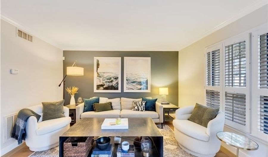 10 Vista Sq NW, Atlanta, GA 30327 - 2 Beds, 2 Bath