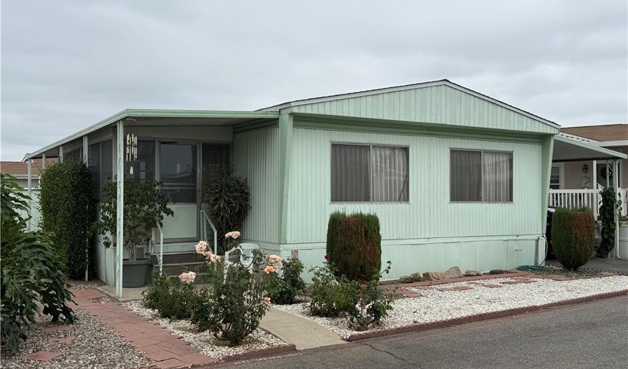 40 Pine Via, Anaheim, CA 92801 - 3 Beds, 2 Bath