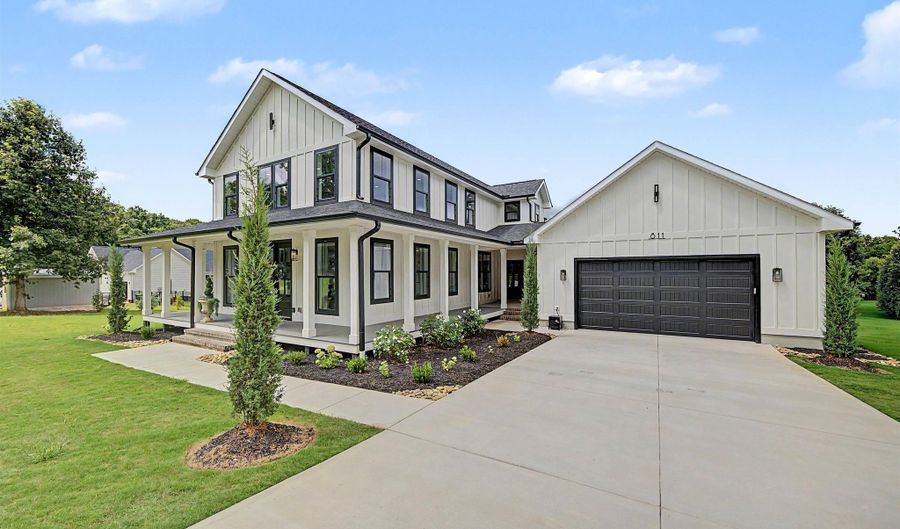 811 Beeks Rd, Belton, SC 29627 - 4 Beds, 4 Bath