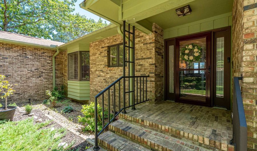 19 Ponferrada Way, Hot Springs Village, AR 71909 - 4 Beds, 3 Bath