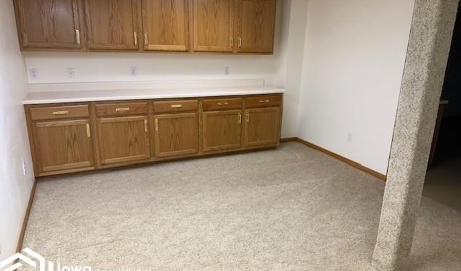 120 S Roan St, Algona, IA 50511 - 3 Beds, 3 Bath