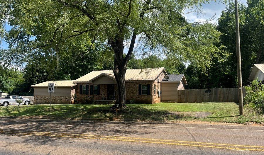 554 E State Hwy 21, Alto, TX 75925 - 3 Beds, 2 Bath