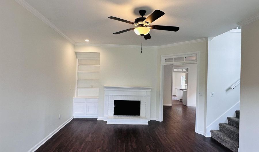 143 WARWICK Cir, Alabaster, AL 35007 - 3 Beds, 3 Bath