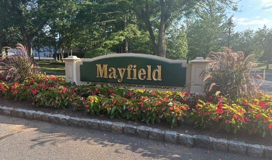 66 Mountain Ct 66, Bedminster, NJ 07921 - 2 Beds, 1 Bath