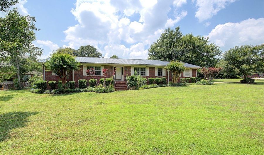 323 Maria Dr, Anderson, SC 29625 - 3 Beds, 2 Bath