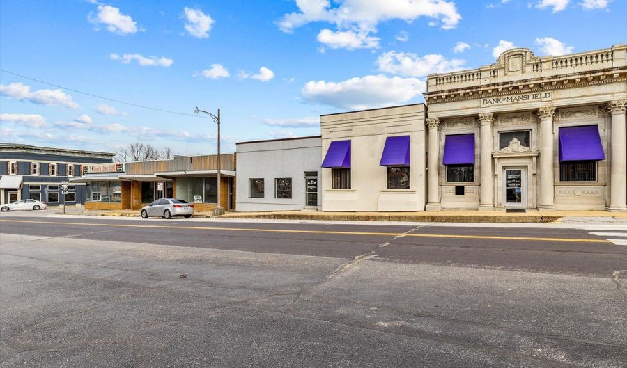 106 E Commercial St, Mansfield, MO 65704 - 0 Beds, 3 Bath