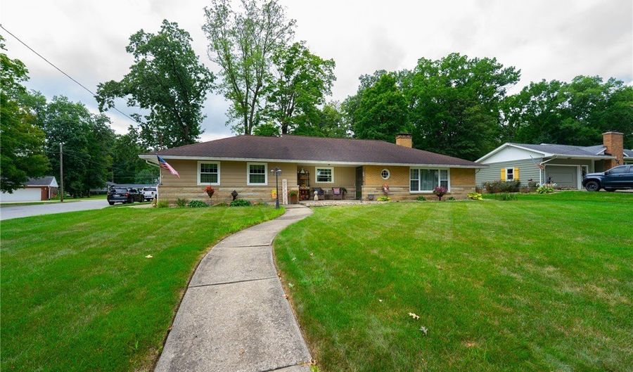 453 Hillcrest Dr, Ashland, OH 44805 - 2 Beds, 2 Bath