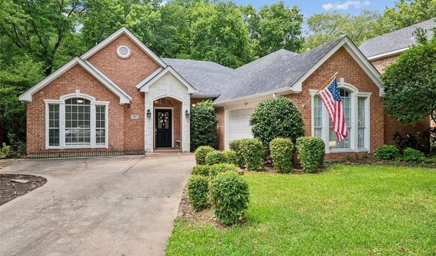 815 Rolling Meadows Ct, Allen, TX 75013 - 4 Beds, 2 Bath
