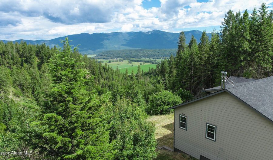1588 Sunrise Rd, Bonners Ferry, ID 83805 - 5 Beds, 3 Bath