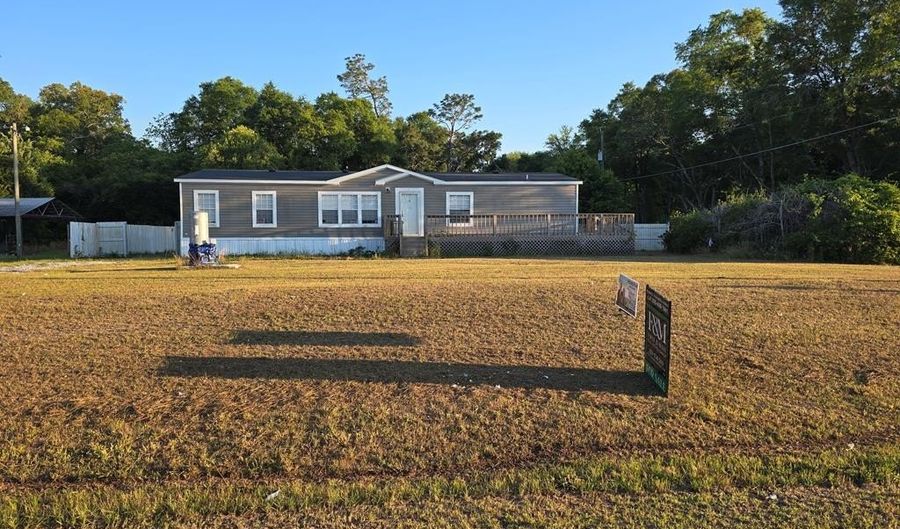 2702 Old Whigham Rd, Bainbridge, GA 39817 - 4 Beds, 2 Bath