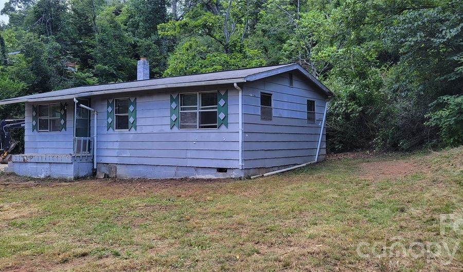 76 Webb Cove Rd, Asheville, NC 28804 - 3 Beds, 1 Bath