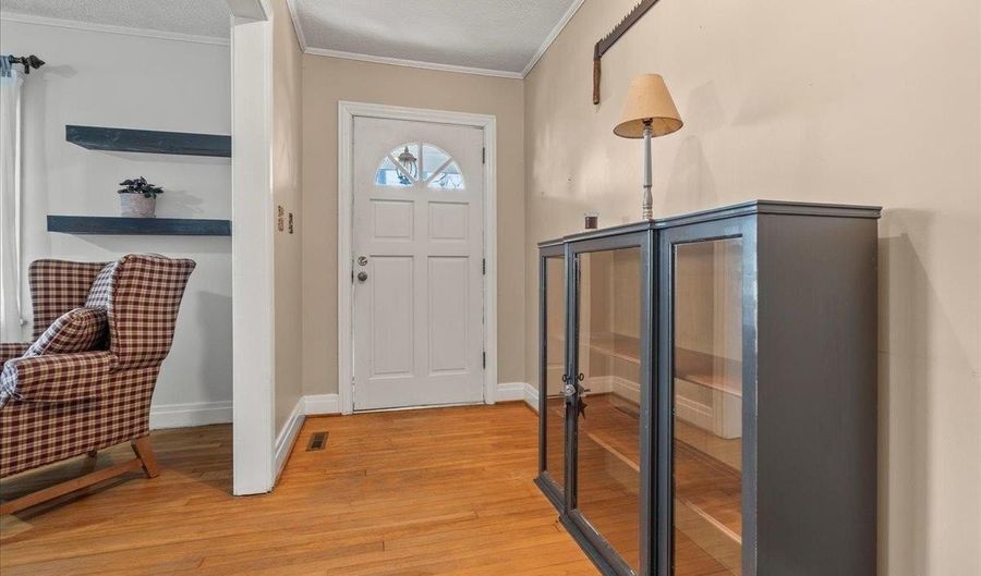 931 E Main St, Bennettsville, SC 29512 - 3 Beds, 2 Bath