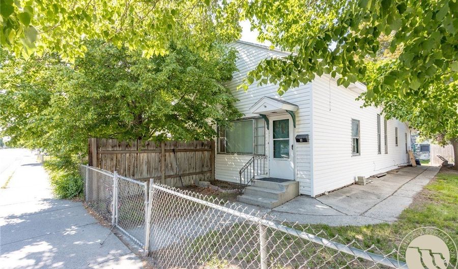 39 Broadwater Ave 2, Billings, MT 59101 - 4 Beds, 2 Bath