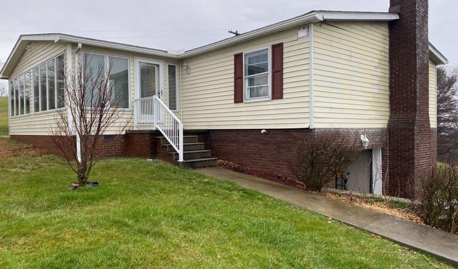 2785 Stewartstown Rd, Morgantown, WV 26508 - 3 Beds, 2 Bath