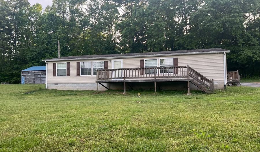 905 Division Rd, Albany, KY 42602 - 3 Beds, 2 Bath