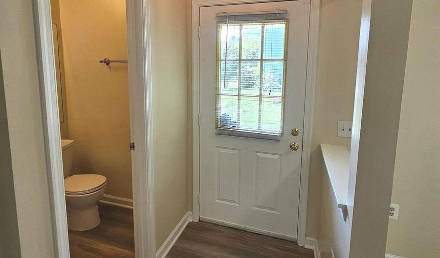 7235 PARSONS Ct, Alexandria, VA 22306 - 2 Beds, 2 Bath